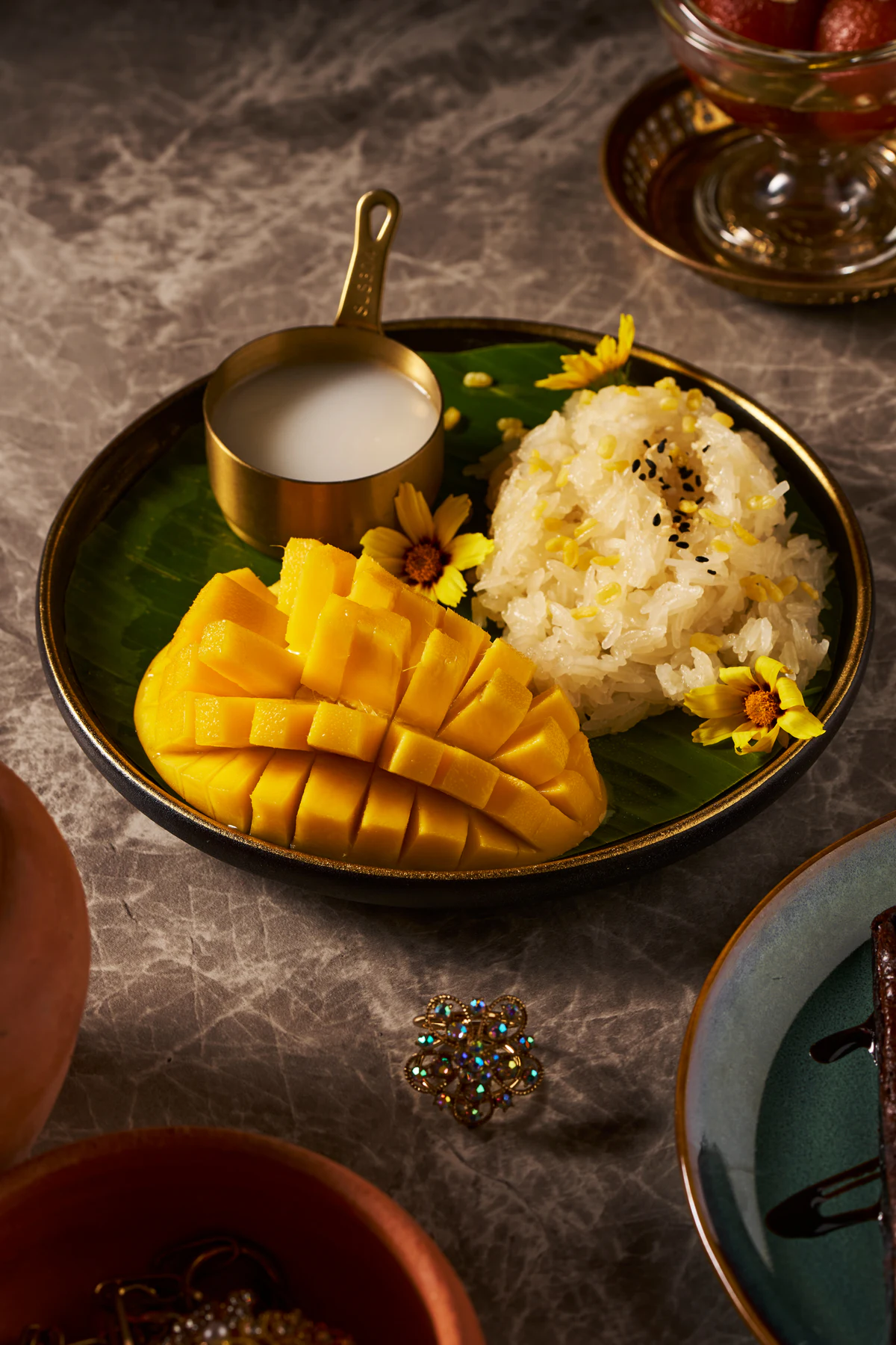 A mango dessert plate